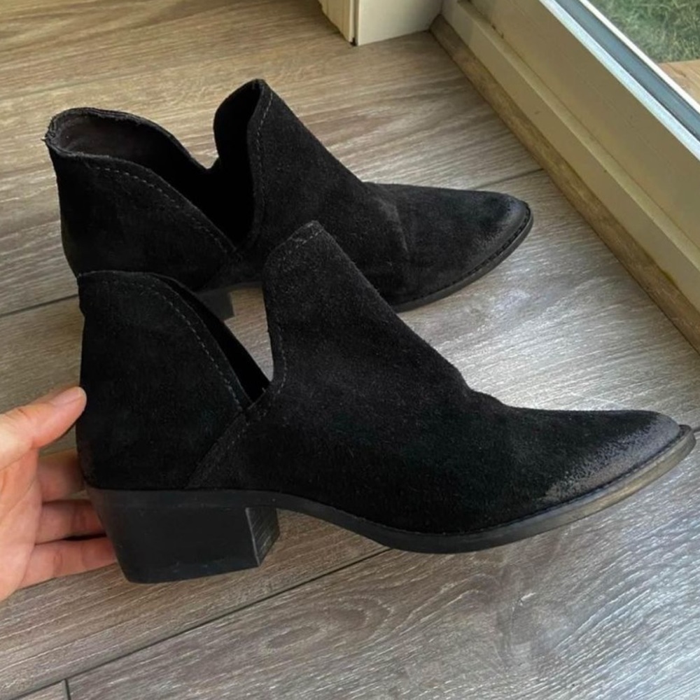 Steve Madden Austin Suede Ankle Boot
